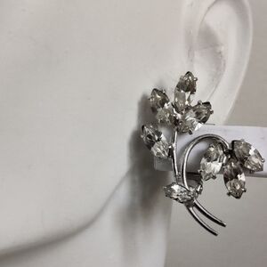 Vintage Rhodium Plated Flower Crystal Earrings